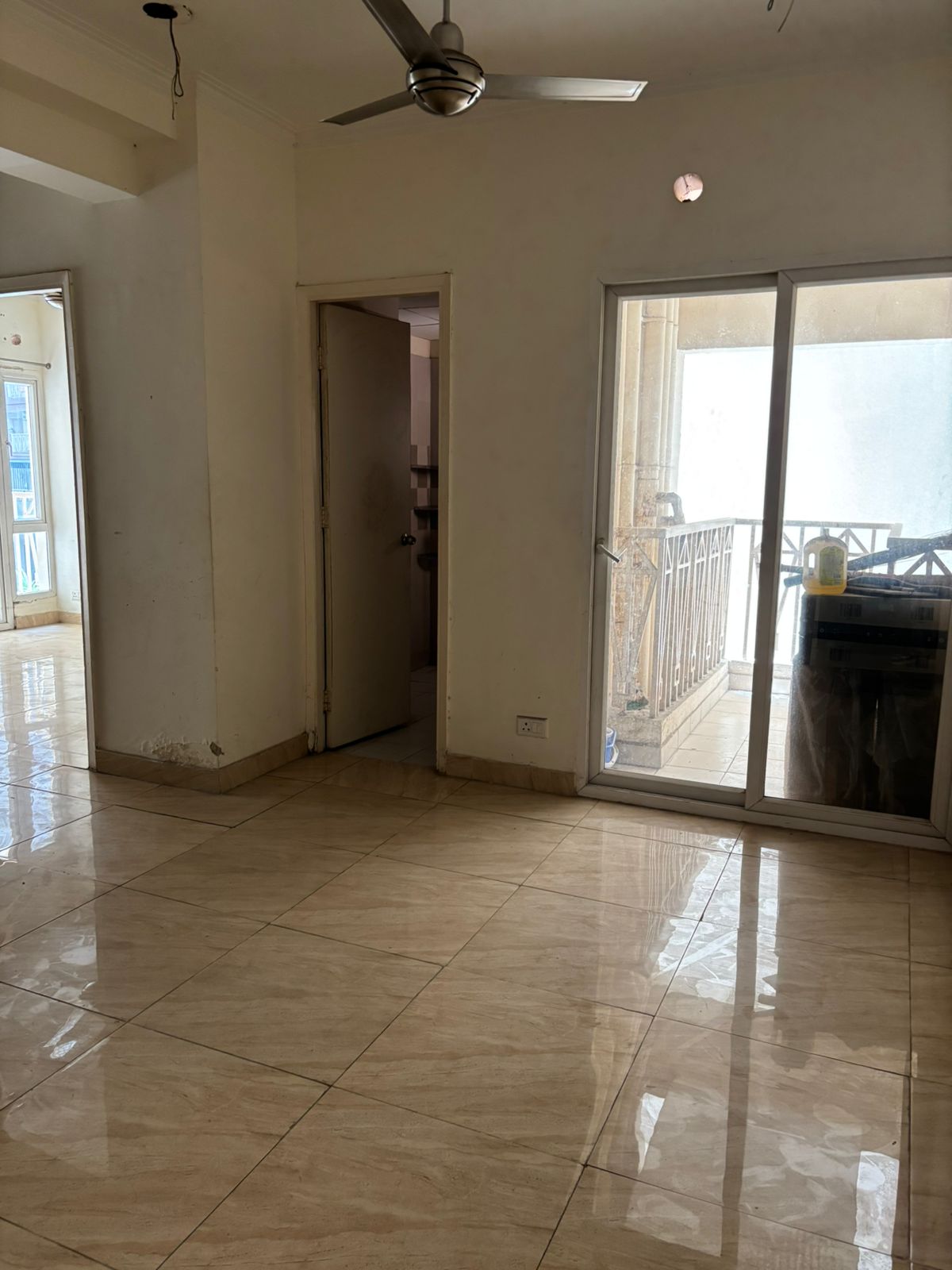 2 BHK Apartment For Sale in Gaur City 7th Avenue