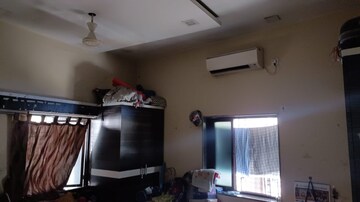 Room in 5 BHK Apartment at New Alipore – for Sale