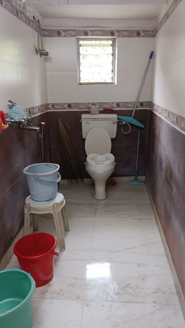 Attached Bathroom in 5 BHK Apartment at New Alipore – for Sale