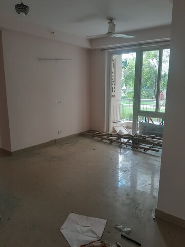 Furnished Amenities in 3 BHK Apartment at GPL Eden Heights, Sector 70 – for Rent