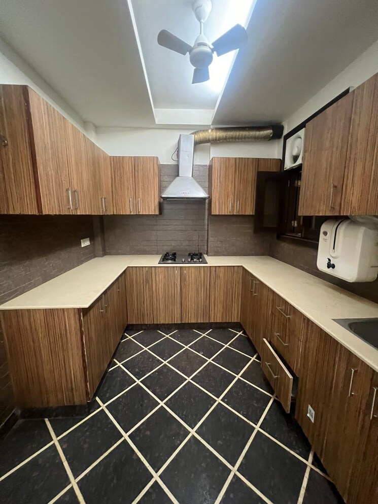 Kitchen, greater kailash i 3 Bedroom 1800 Sq.Ft. Builder Floor In Greater Kailash I Delhi 9049257