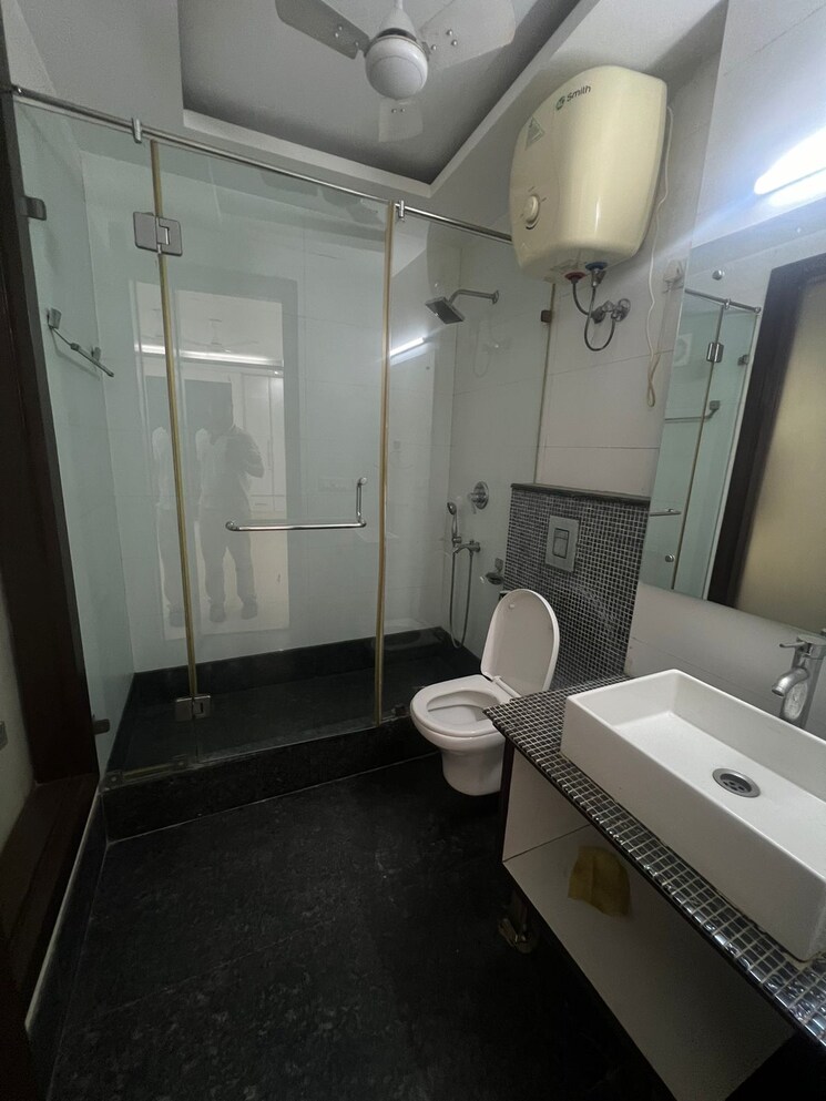 Attached Bathroom, greater kailash i 3 Bedroom 1800 Sq.Ft. Builder Floor In Greater Kailash I Delhi 9049257