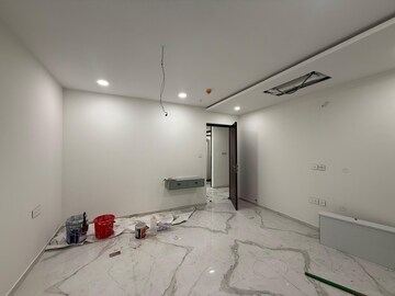 Room in 4 BHK Apartment at DSR The Classe, Narsingi – for Rent