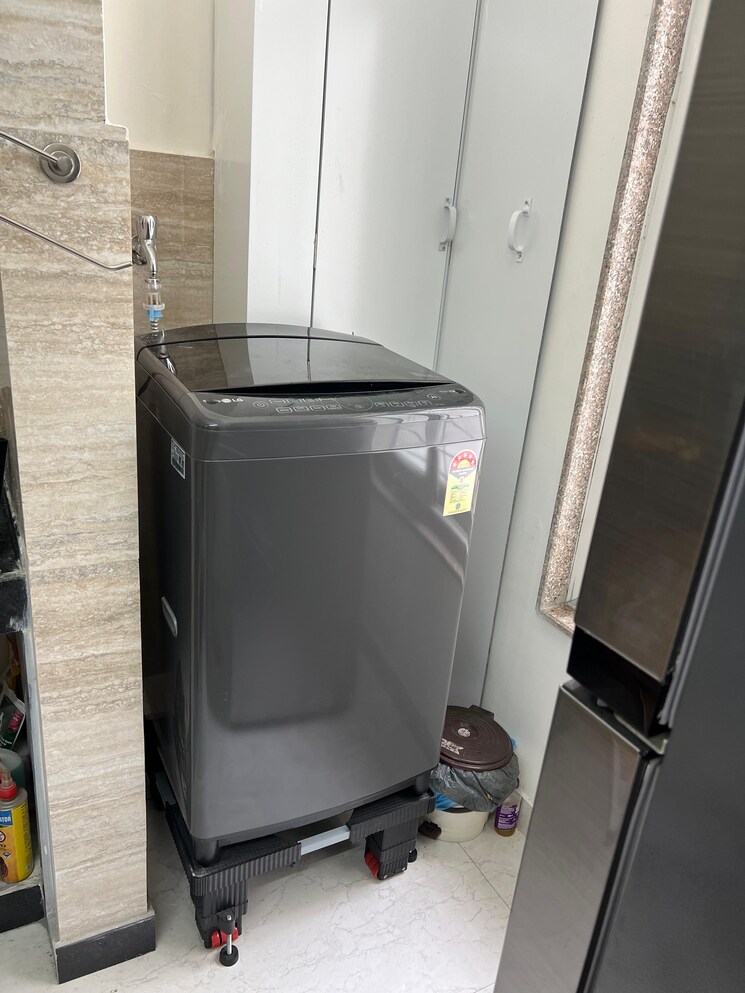 Bathroom, powai Pg For Boys & Girls In Powai 9049270