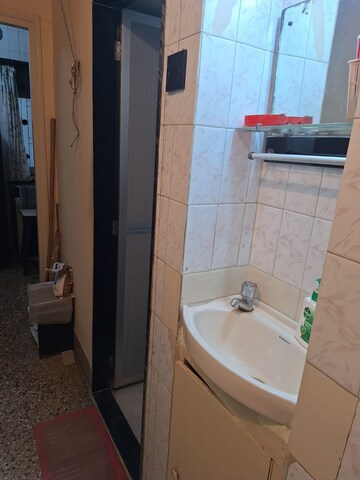 Bathroom in 1 BHK Apartment at Sumit Shantineer, Andheri East – for Rent