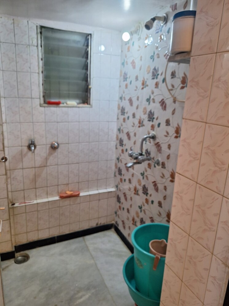 Bathroom, sumit-shantineer 1 Bedroom 450 Sq.Ft. Apartment In Andheri East Mumbai 9049284