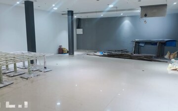 Showroom For Rent in Juhu Road