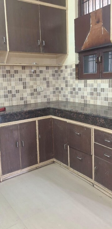 Kitchen in 2 BHK Builder Floor at Vaishali Sector 6 – for Rent