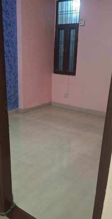 Room in 2 BHK Builder Floor at Vaishali Sector 6 – for Rent