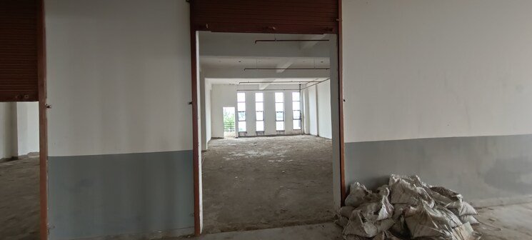 Room, foundry nagar Commercial Co Working Space 2068 Sq.Ft. In Foundry Nagar Agra 9049516