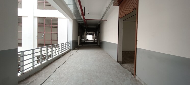 Room, foundry nagar Commercial Co Working Space 2068 Sq.Ft. In Foundry Nagar Agra 9049516