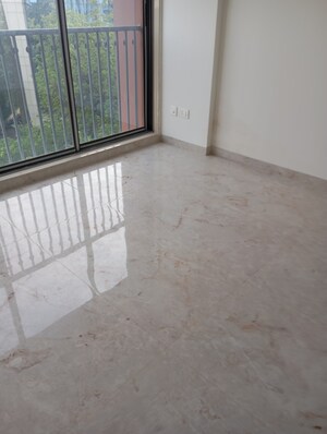 Room in 1 BHK Apartment at Crystal Paradise Residences, Andheri East – for Sale