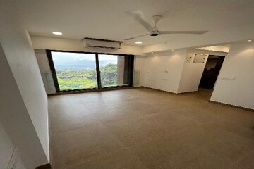 Bedroom in 2 BHK Apartment at Kanakia Silicon Valley, Powai – for Rent