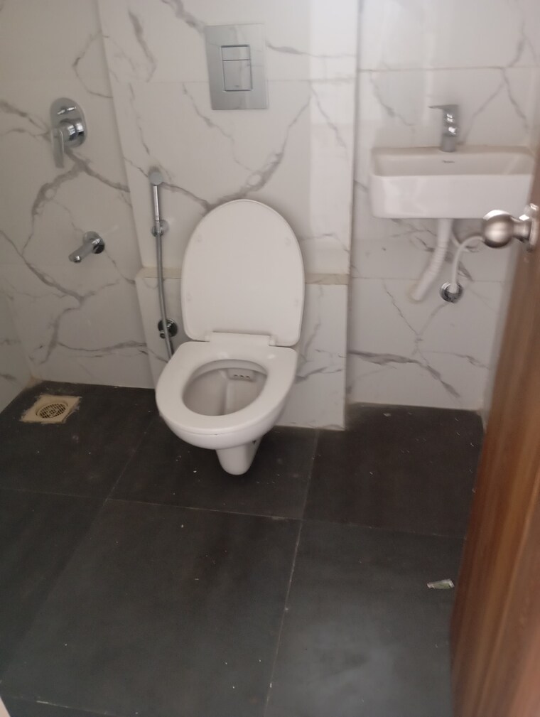 Bathroom, crystal-paradise-residences 1 Bedroom 410 Sq.Ft. Apartment In Andheri East Mumbai 9049502