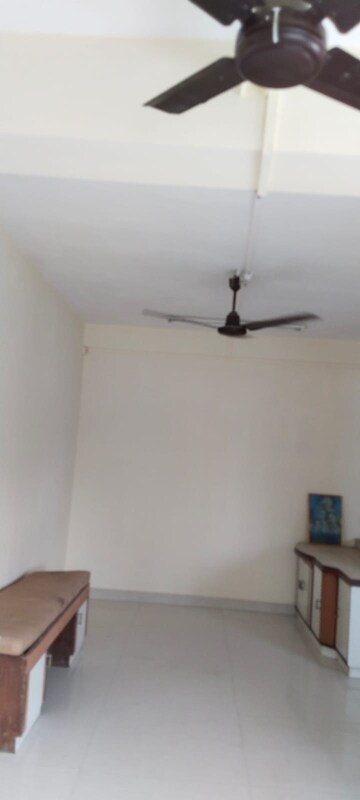 Room in 3 BHK Builder Floor at Malad West – for Rent