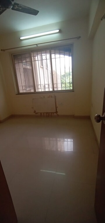 Room in 2 BHK Apartment at Dosti Group Acres, Wadala East – for Sale