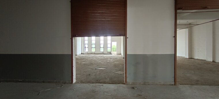 Room, foundry nagar Commercial Co Working Space 2040 Sq.Ft. In Foundry Nagar Agra 9049605