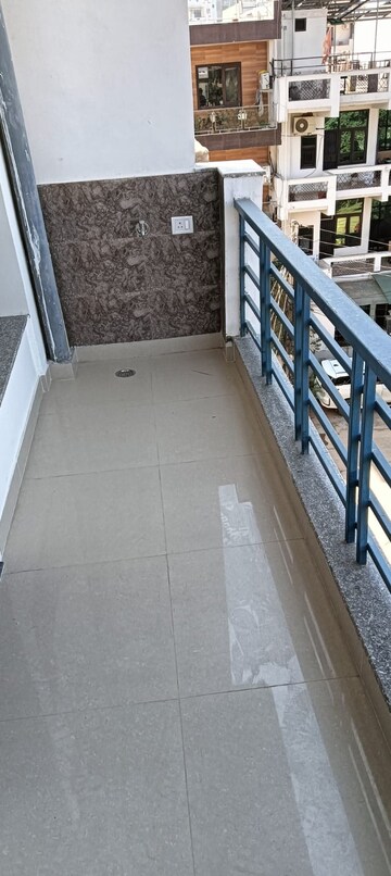 Balcony in 2 BHK Builder Floor at RWA Residential Society Sector 46, Sector 46 – for Rent