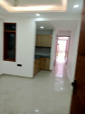 Room in 3 BHK Builder Floor at Paryavaran Complex – for Rent