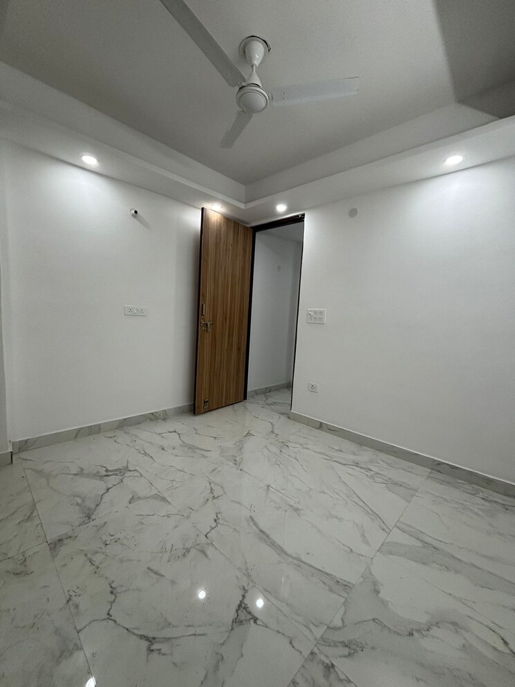 Room, paryavaran complex 3 Bedroom 980 Sq.Ft. Builder Floor In Paryavaran Complex Delhi 9049676