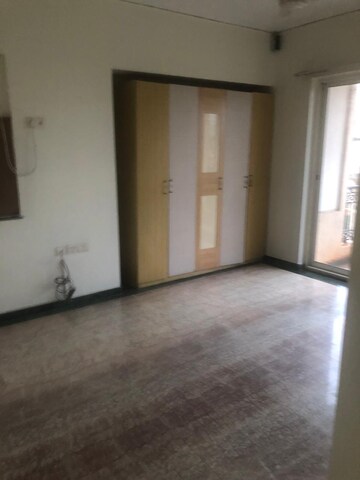 Room in 2 BHK Apartment at Hiranandani Estate, Ghodbunder Road – for Rent