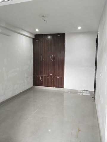 Room in 2 BHK Builder Floor at Ardee City, Sector 52 – for Rent
