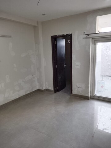 Room in 2 BHK Builder Floor at Ardee City, Sector 52 – for Rent