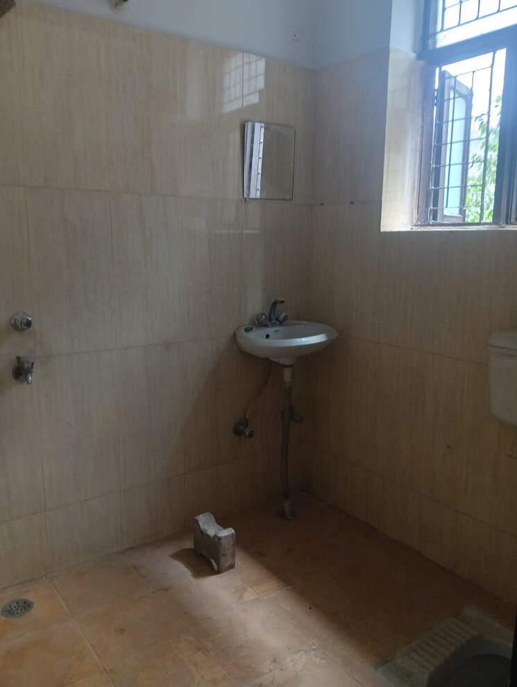 Bathroom, ardee-city 2 Bedroom 140 Sq.Ft. Builder Floor In Sector 52 Gurgaon 9049839