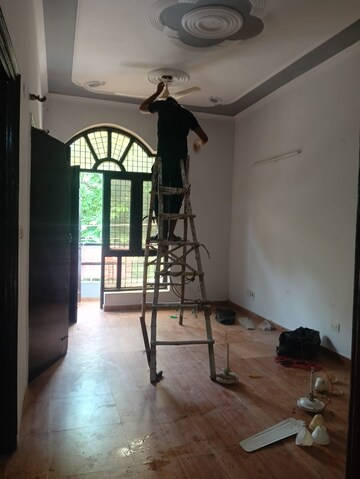 Living Room in 2 BHK Builder Floor at Ardee City, Sector 52 – for Rent