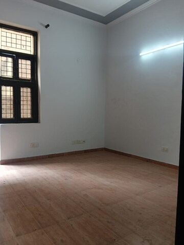 Room in 2 BHK Builder Floor at Ardee City, Sector 52 – for Rent