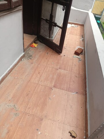 Balcony in 2 BHK Builder Floor at Ardee City, Sector 52 – for Rent