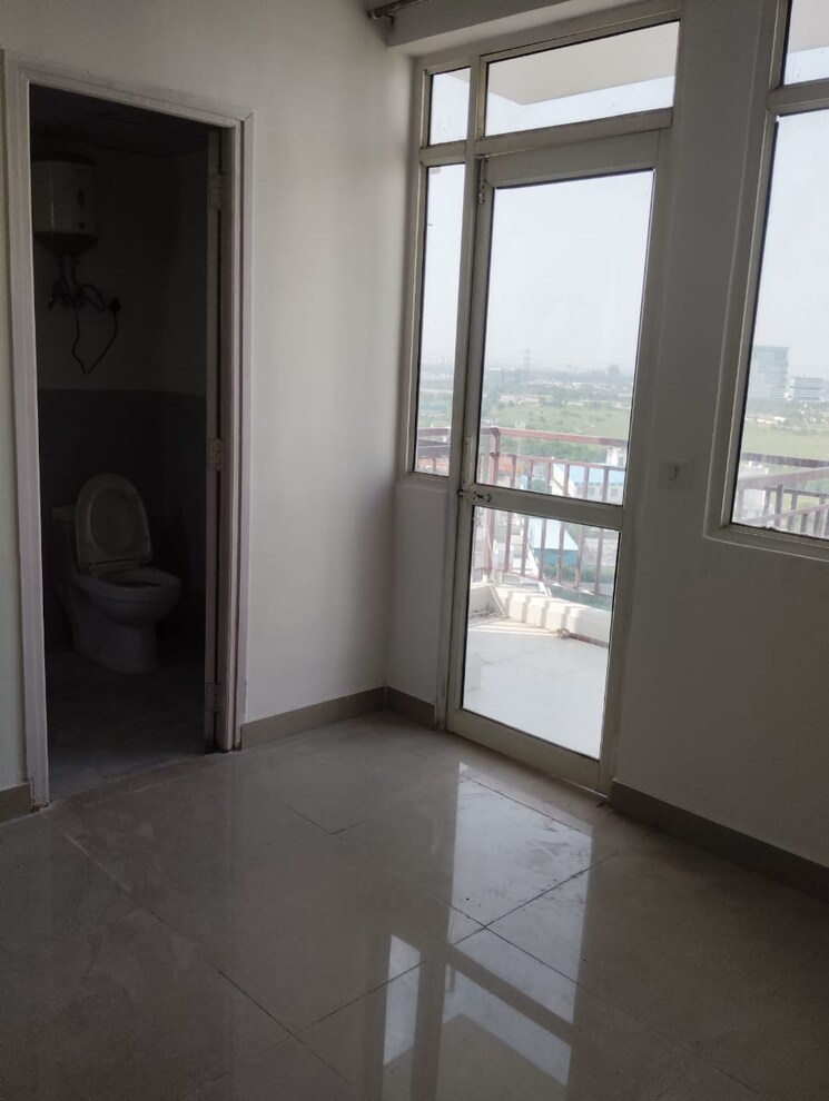 Room, suncity-avenue-76 2 Bedroom 735 Sq.Ft. Apartment In Sector 76 Gurgaon 9049705