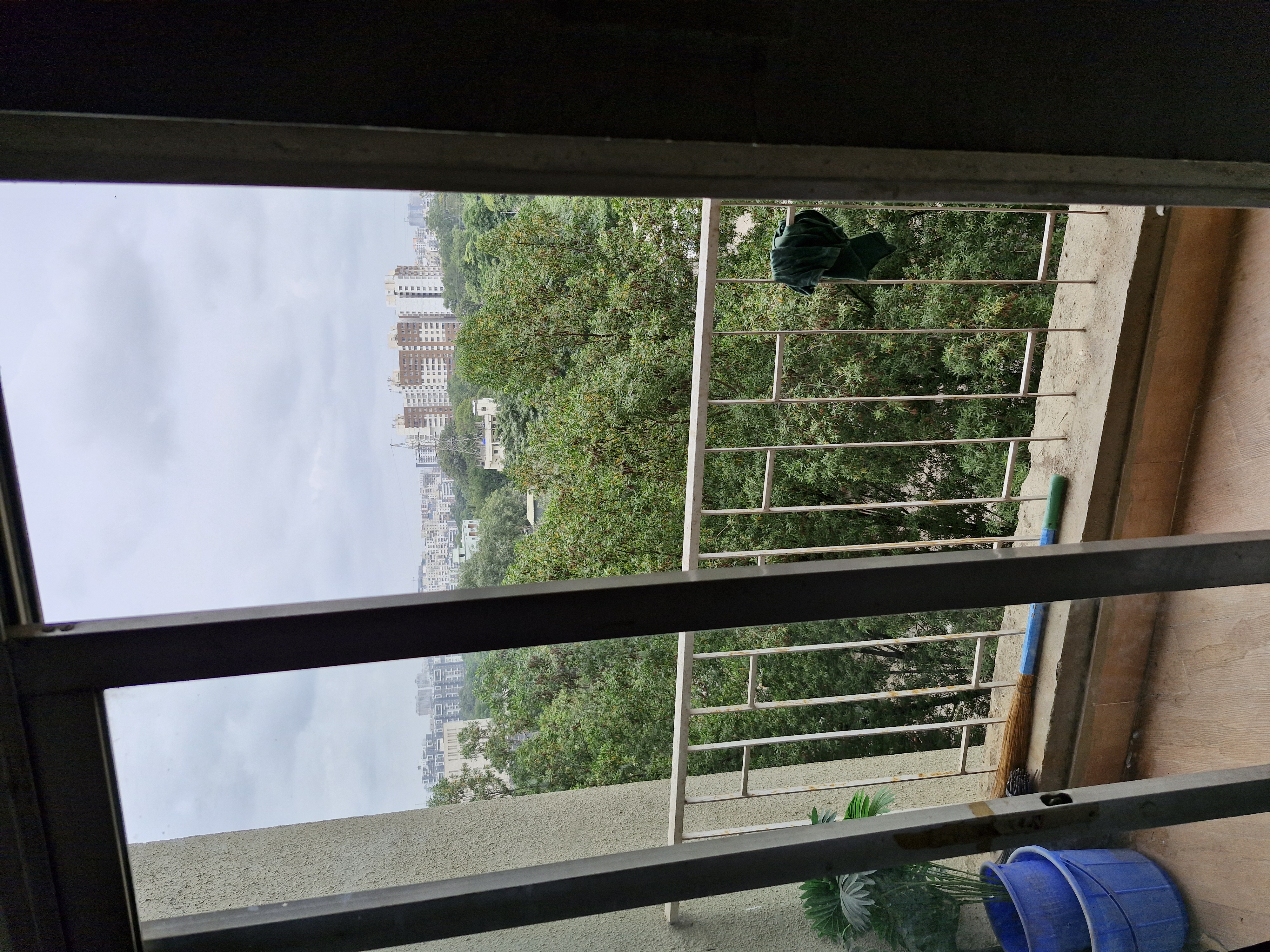 Studio  400 Sq.Ft. Apartment in Amanora Metro Tower