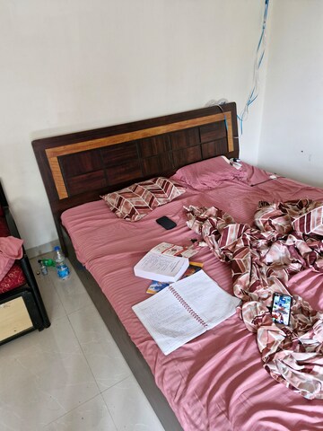 Furnished Amenities in Studio Apartment at Amanora Metro Tower, Hadapsar – for Rent