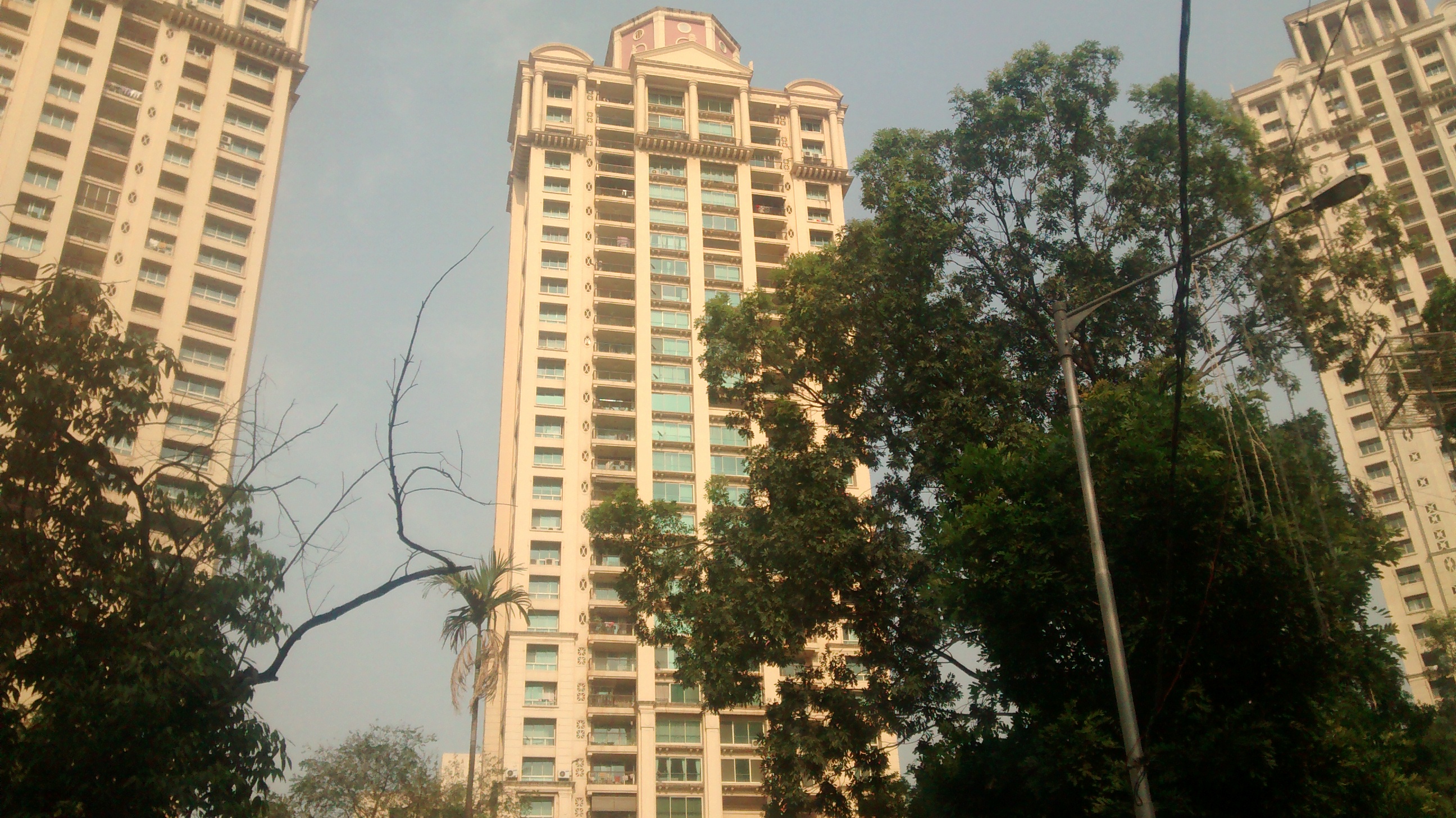3 BHK + Pooja Room,Servant Room Apartment For Rent in Hiranandani Glen Croft