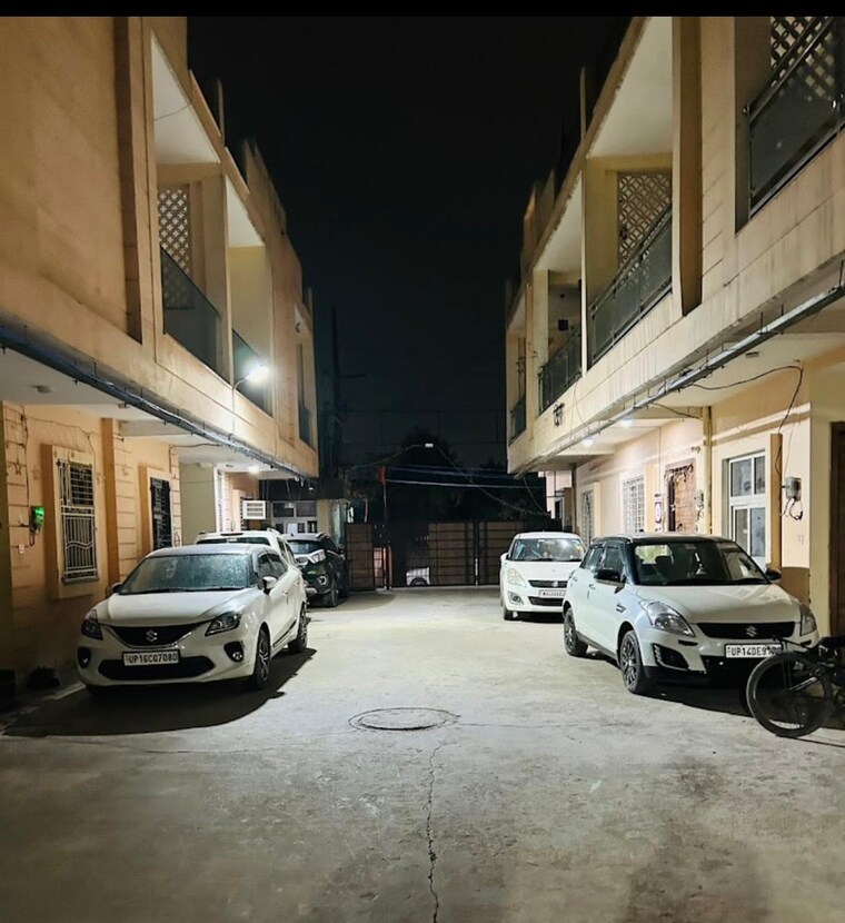  Parking, vihaan-floors 3 Bedroom 1550 Sq.Ft. Villa In Roza Jalalpur Greater Noida 9049856