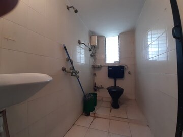 Master Bedroom in 2 BHK Apartment at Sai Sagar Tower, Goregaon East – for Rent