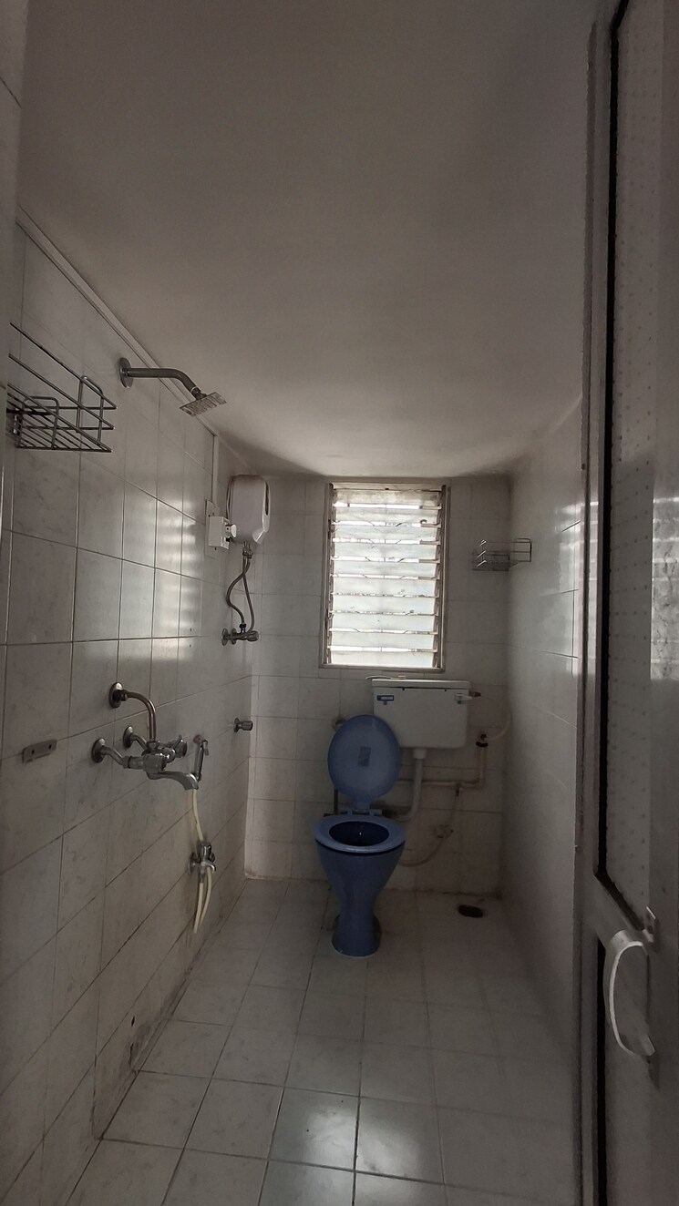 Bathroom, gokul-nagari-1 2 Bedroom 850 Sq.Ft. Apartment In Kandivali East Mumbai 9049817
