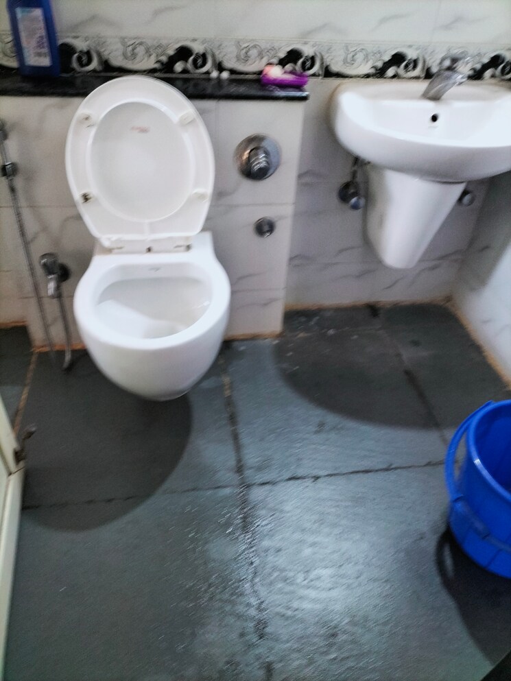 Bathroom, k-raheja-raheja-residency 1 Bedroom 690 Sq.Ft. Apartment In Malad East Mumbai 9049828