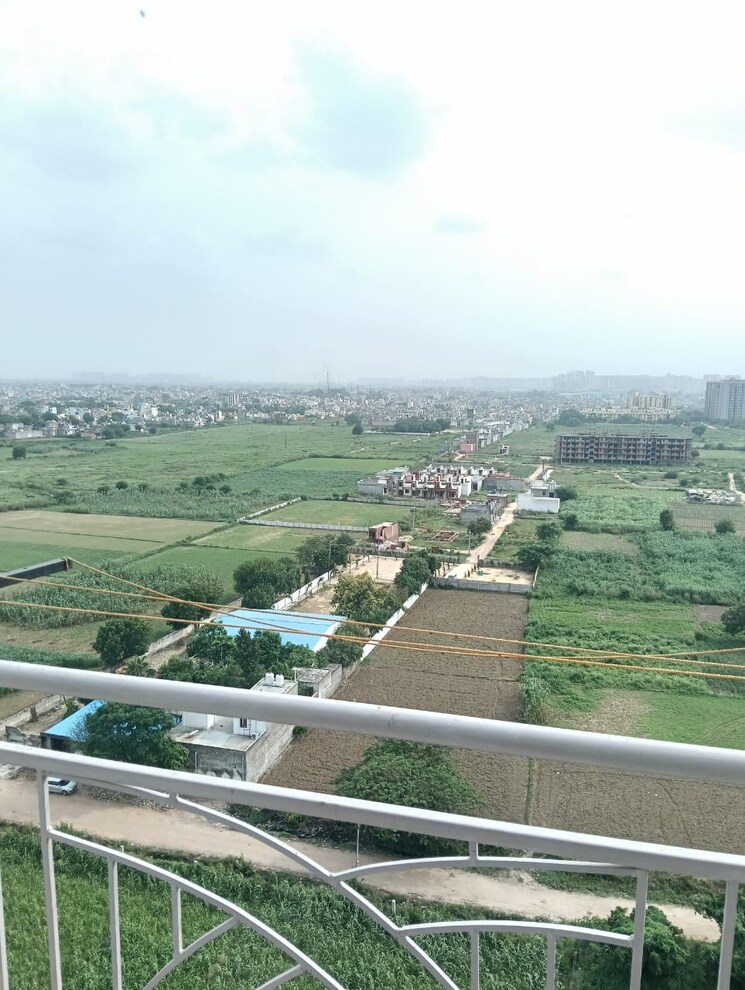 Garden, aditya-urban-homes 1 Bedroom 585 Sq.Ft. Apartment In Shahpur Bamheta Ghaziabad 9049858