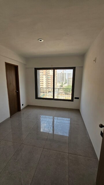 Room in 3 BHK Apartment at Shela – for Rent