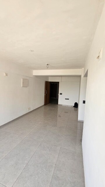 Room in 3 BHK Apartment at Shela – for Rent