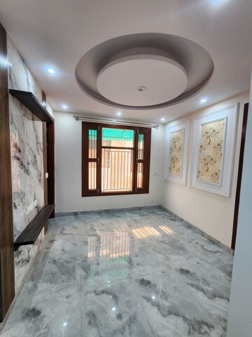 Room in 2 BHK Builder Floor at Dwarka Mor – for Rent