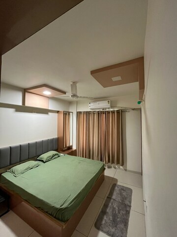 Room in 3 BHK Apartment at South Bopal – for Rent