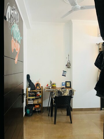 Team Area in 2 BHK Builder Floor at Esteem Complex, Savitri Nagar – for Rent