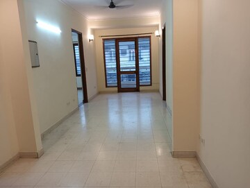Room in 3 BHK Independent House at Sector 17 – for Rent