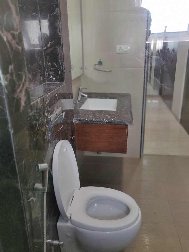 Bathroom, aditya-empress-park 4 Bedroom 5000 Sq.Ft. Villa In Shaikpet Hyderabad 9049986