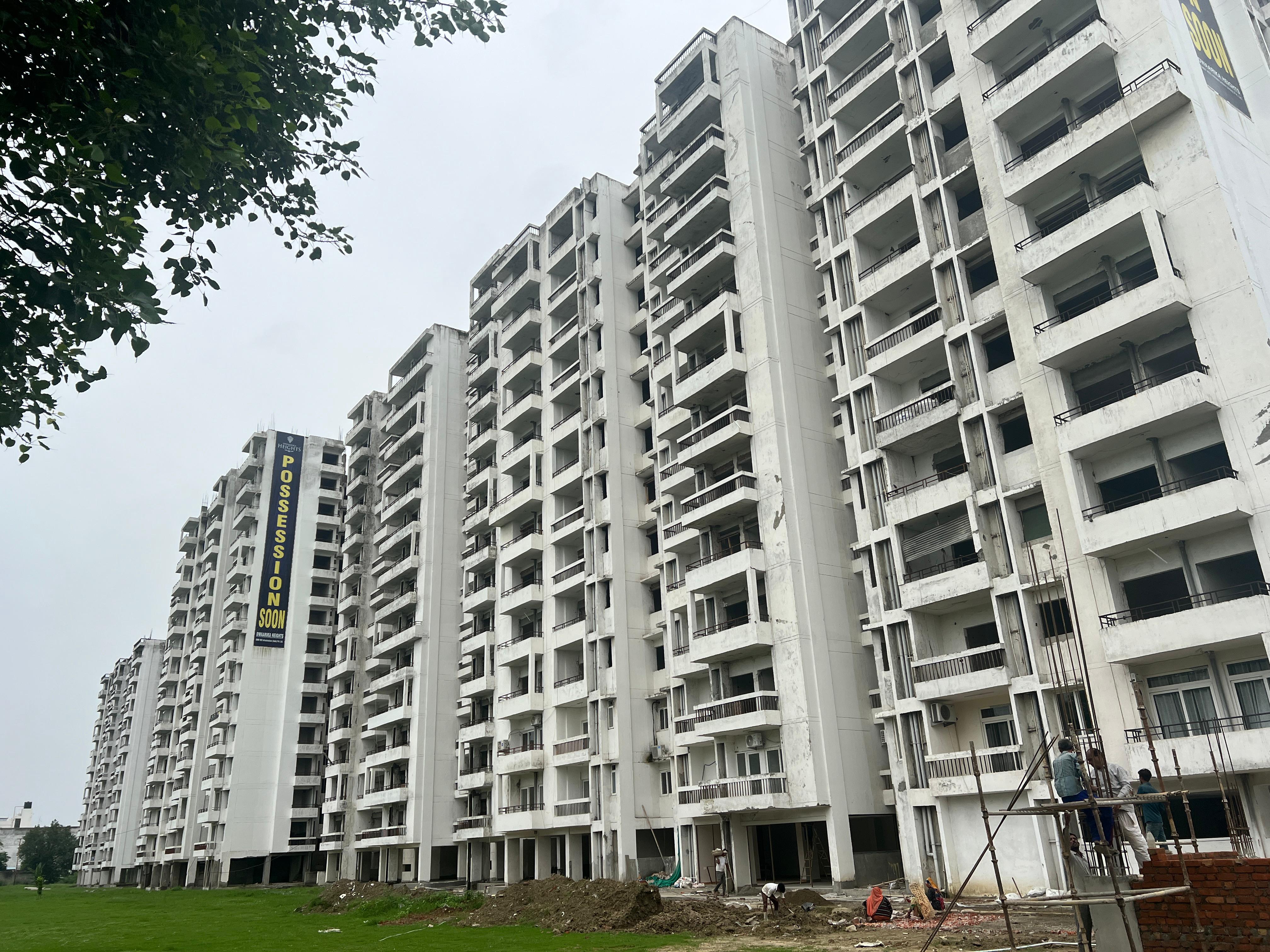 2.5 BHK + Servant Room Apartment For Sale in Dwarka High 