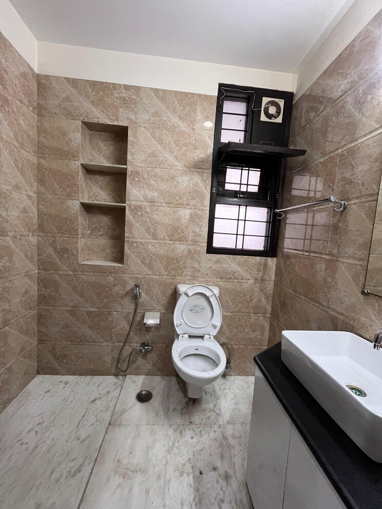 Bathroom, smart-world-113 2 Bedroom 1370 Sq.Ft. Apartment In Sector 113 Gurgaon 9049899