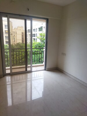 Room in 1 BHK Apartment at SSB Ashok Nagar, Balkum Pada – for Sale